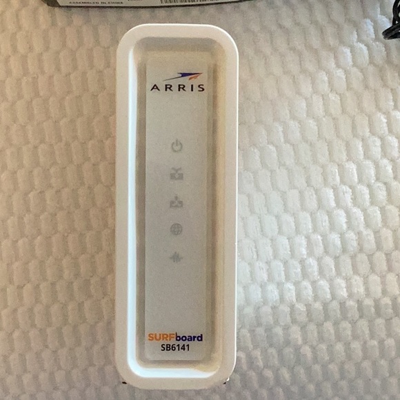 ARRIS SB6141 Surfboard Cable Modem - Picture 4 of 8